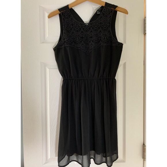Forever21 black dress - Picture 9 of 10